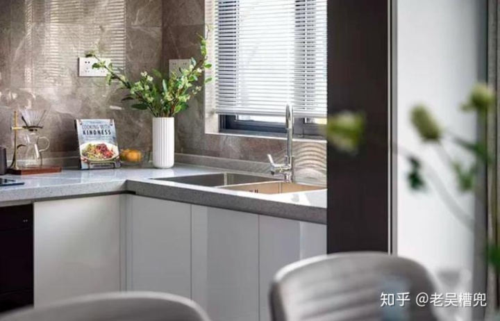 碳鋼櫥柜門好還是晶鋼櫥柜好_晶鋼門和亞克力哪個(gè)好_晶鋼門和吸塑門那種好