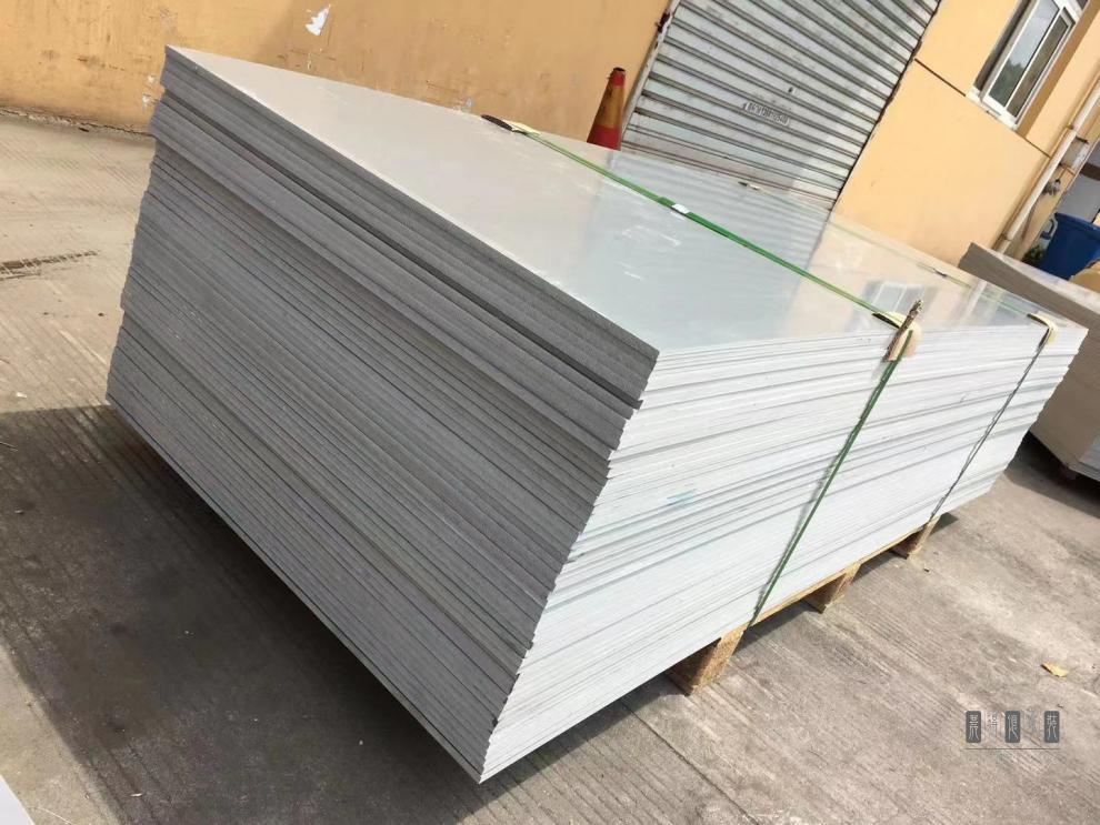 亞克力板的特性_江蘇南通亞克力聲屏障工程板生產(chǎn)廠家_吸塑板和亞克力哪個貴