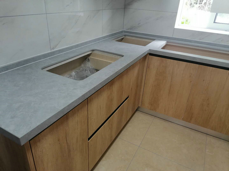 弗龍板與雪弗板區(qū)別_雪弗板做水槽柜好嗎_弗龍板和雪弗板