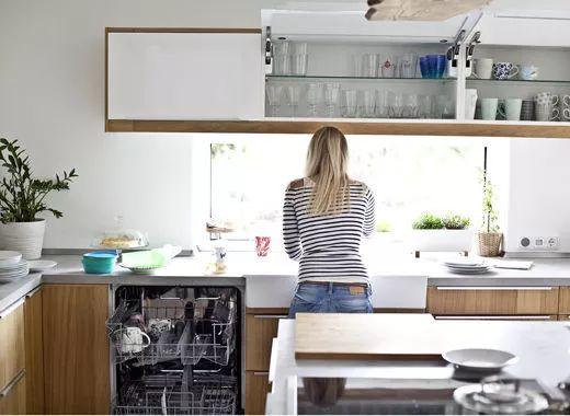 弗龍板與雪弗板區(qū)別_雪弗板做水槽柜好嗎_弗龍板和雪弗板