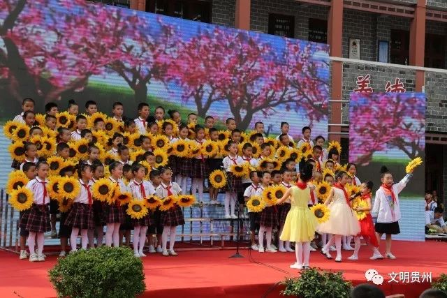 經(jīng)典文化與流行文化_校園墻繪_經(jīng)典校園文化墻主題