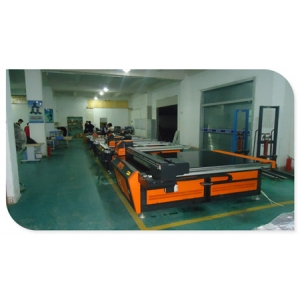 uv感壓貼紙生產(chǎn)設(shè)備 供應(yīng)湖北iphone6貼膜小批量生產(chǎn)設(shè)備 貼膜印刷機(jī)